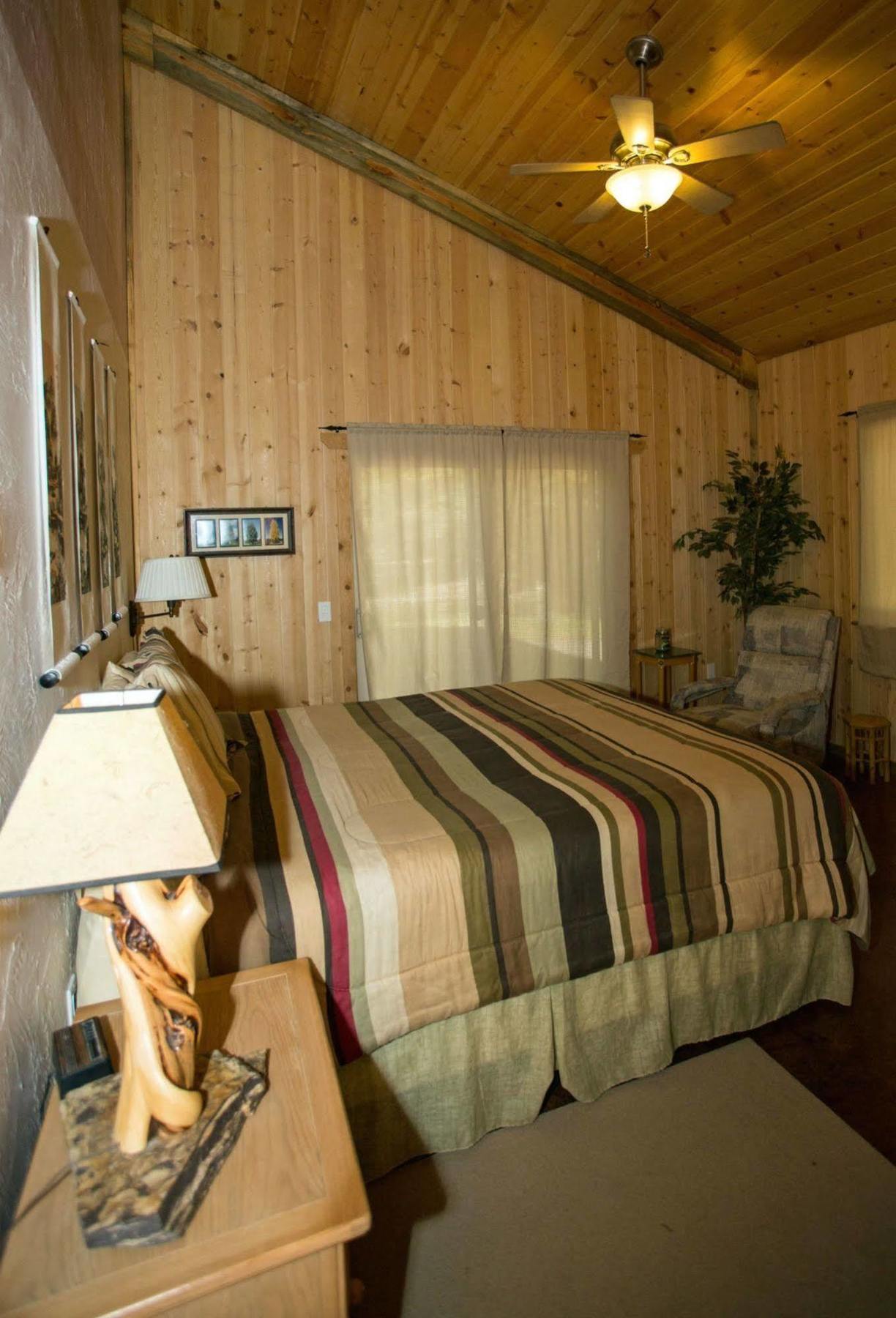 Diamondstone Guest Lodges 라 파인 외부 사진